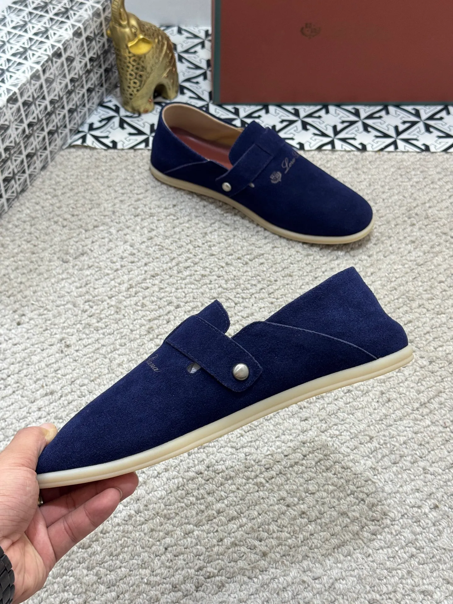 Men's men's shoes 💰420 [New style] 🍓🍓Loro Piana - LP's new moccasin shoes are made of water-repellent treated suede uppers with rubber soles, a classic. The complex craftsmanship and meticulous structure make the shoes light and soft, allowing you to walk comfortably and freely. Perfect for wearing at the beach or out in the water during the summer. Size: 38-44 (45 customized